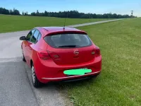 Gebraucht Opel Astra 116 PS (85 kW) 2013 Rot Kleinwagen