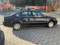 Gebraucht VW Passat Comfortline 102 PS (75 kW) 2002 Schwarz Limousine