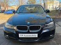 Gebraucht BMW 318 143 PS (105 kW) 2011 Schwarz Limousine