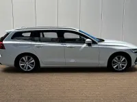Gebraucht Volvo V60 Momentum 150 PS (110 kW) 2019 Weiß Kombi