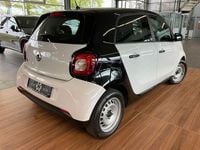 Gebraucht Smart ForFour Electric Drive Pure 60 kW (82 PS) 2022 Weiß Limousine