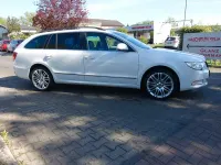 Używany Skoda Superb Elegance 170 KM (125 kW) 2012 Biały Kombi