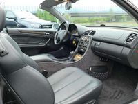 Gebraucht Mercedes 200 163 PS (119 kW) 2002 Brillantsilber metallic 744 Cabrio