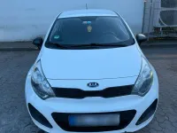 Używany Kia Rio 75 KM (55 kW) 2013 Biały Hatchback