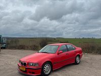 Gebraucht BMW 325 Basis 143 PS (105 kW) 1994 Rot Limousine
