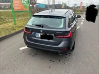 Gebraucht BMW 320e Advantage 204 PS (150 kW) 2022 Grau Kombi