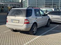 Gebraucht Mercedes ML400 250 PS (183 kW) 2004 Brillantsilber  metalliclack SUV