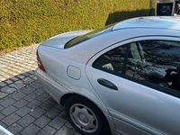 Gebraucht Mercedes C200 Elegance 116 PS (85 kW) 2001 Silber Limousine