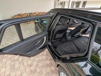 Gebraucht BMW 320 Advantage 184 PS (135 kW) 2018 Schwarz Kombi