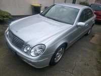 Usata Mercedes E200 163 CV (119 kW) 2006 Argento Berlina