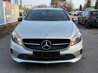 Gebraucht Mercedes A180 122 PS (89 kW) 2015 Silber Limousine