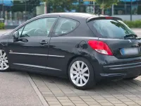Gebraucht Peugeot 207 95 PS (69 kW) 2011 Schwarz Kleinwagen