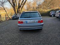 Gebraucht BMW 330 204 PS (150 kW) 2004 Silber Kombi
