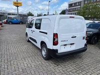 Neu Fiat Doblò 131 PS (96 kW) 2026 Weißschwarz Van / Kleinbus