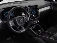 Neu Volvo XC40 Plus 163 PS (119 kW) 2026 Denim blue SUV