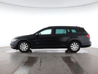 Gebraucht VW Passat Basis 150 PS (110 kW) 2022 Deep black perleffekt Kombi