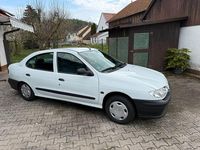 Gebraucht Renault Mégane 75 PS (55 kW) 1998 Weiß Limousine