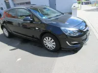 Gebraucht Opel Astra Edition 140 PS (102 kW) 2013 Schwarz Limousine
