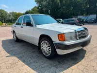 Gebraucht Mercedes 190 109 PS (80 kW) 1992 Silber Limousine