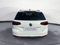 Gebraucht VW Passat R-line 218 PS (160 kW) 2020 Oryxwhite perlmutteffekt Kombi
