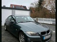 Gebraucht BMW 318 2009 Grau Limousine