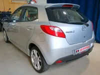 Używany Mazda 2 Dynamic 103 KM (75 kW) 2010 Srebrny Hatchback