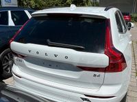 Gebraucht Volvo XC60 145 PS (106 kW) 2022 Weiß SUV