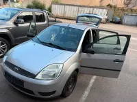 Gebraucht Ford Fiesta 59 PS (43 kW) 2005 Silber Kleinwagen