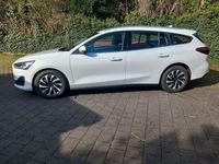 Gebraucht Ford Focus Style 125 PS (91 kW) 2022 Frostweiß Kombi
