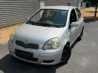 Gebraucht Toyota Yaris Sol 65 PS (47 kW) 2004 Silber Limousine