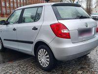 Second-hand Skoda Fabia 60 CP (44 kW) 2009 Argintiu Berlinǎ