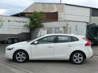 Gebraucht Volvo V40 Kinetic 114 PS (83 kW) 2013 Weiß Limousine
