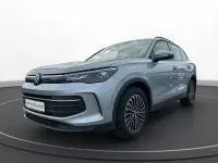 Gebraucht VW Tiguan Life 150 PS (110 kW) 2024 Silber SUV