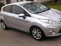 Gebraucht Ford Fiesta Ghia 97 PS (71 kW) 2010 Silber Limousine