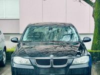 Gebraucht BMW 320 186 PS (136 kW) 2008 Schwarz Kombi