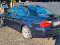 Gebraucht BMW 318 130 PS (95 kW) 2007 Blau Limousine