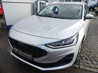 Gebraucht Ford Focus Titanium 120 PS (88 kW) 2022 Silber Limousine