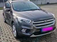 Gebraucht Ford Kuga Titanium 150 PS (110 kW) 2019 Grau SUV