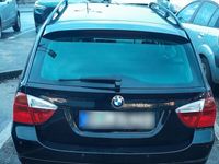 gebraucht BMW 318 i Kombi schwarz