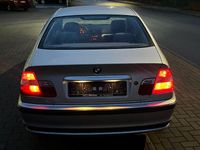 Gebraucht BMW 323 Basis 170 PS (125 kW) 1998 Silber Limousine