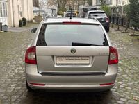 Gebraucht Skoda Octavia Ambiente 105 PS (77 kW) 2011 Silber Kombi
