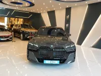 Gebraucht BMW 750e M Sport 313 PS (230 kW) 2024 Grau Limousine