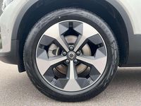Gebraucht Volvo XC40 Plus 197 PS (144 kW) 2025 Silver dawn SUV