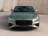 Neu Bentley Continental 650 PS (478 kW) 2026 Grün Cabrio