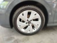 Gebraucht VW Golf VIII Active 150 PS (110 kW) 2022 Delfingrau metallic Limousine