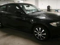 Gebraucht BMW 118 143 PS (105 kW) 2007 Schwarz Kleinwagen