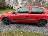 Gebraucht Renault Clio II 58 PS (42 kW) 2004 Rot Kleinwagen