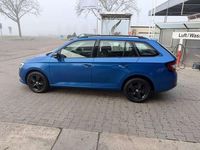 Gebraucht Skoda Fabia Ambition 95 PS (69 kW) 2021 Raceblau metallic Kombi