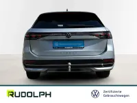 Gebraucht VW Passat Elegance 150 PS (110 kW) 2025 Oyster silver metallic Kombi