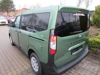 Neu Ford Tourneo Courier Trend 125 PS (91 kW) 2025 Grün Van / Kleinbus